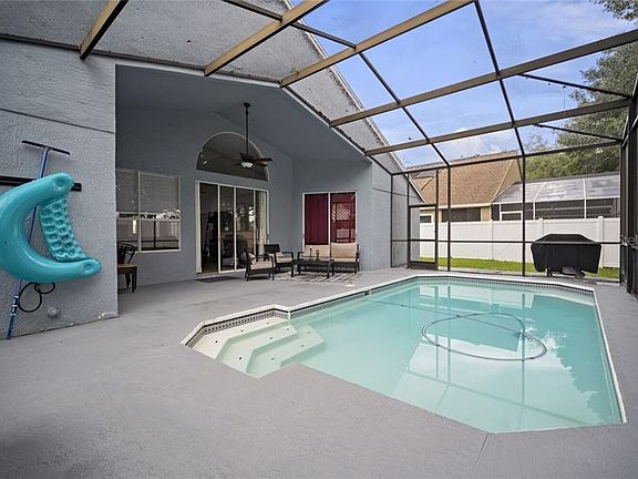 3rd image of 18527 Kingbird Dr