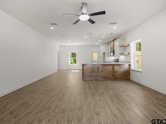5th image of 817 Boyd Ave