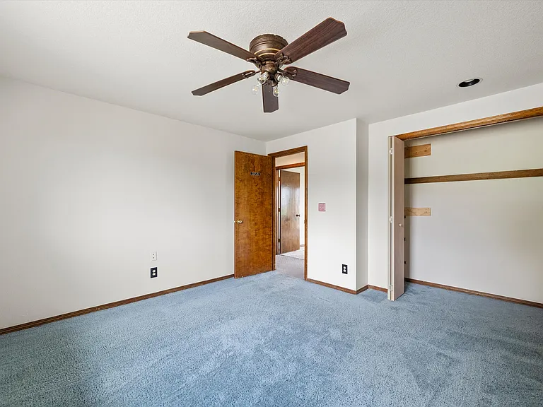 212 Edgewood Dr — Photo 19