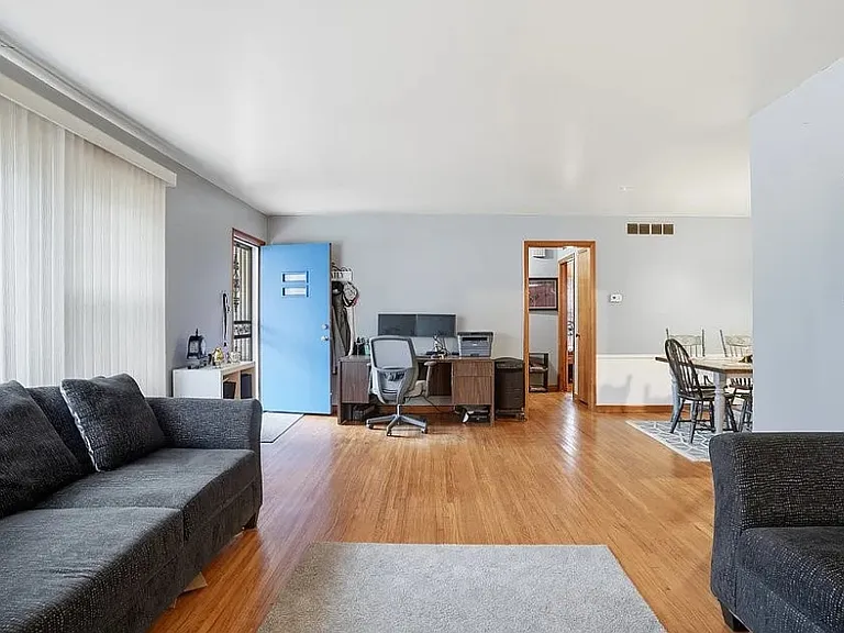 582 N Xenophon Ave — Photo 4