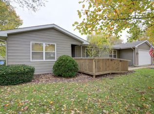 103 Timberview Dr, Mahomet, IL 61853