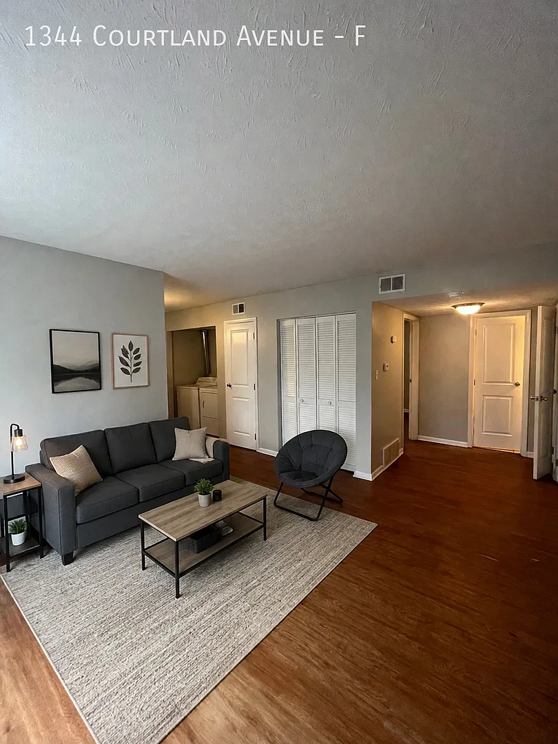 1BD/1BA Near the Short North & Campus! — Photo 3