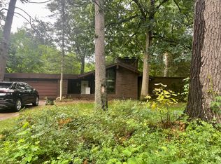 4722 Curwood Ave SE, Kentwood, MI 49508