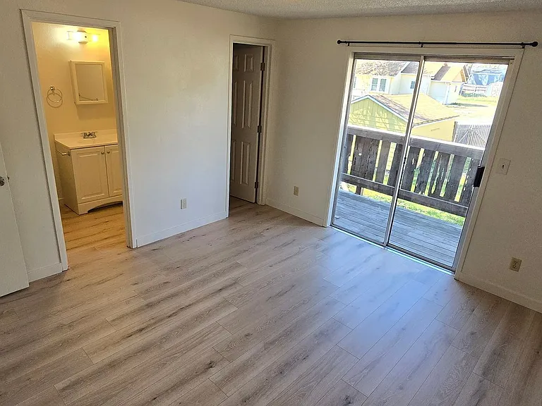 2139 Biehn St #17 — Photo 11