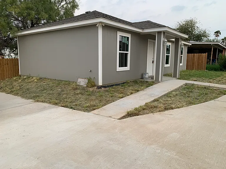 3413 Pine St #B — Photo 1