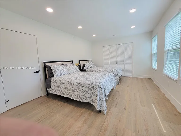 735 Tradewind Dr — Photo 33