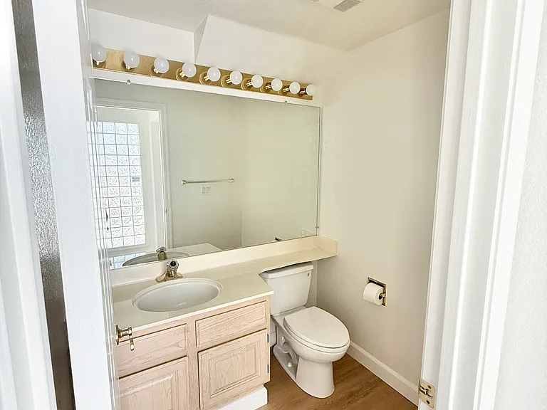 154 Asby Bay — Photo 11