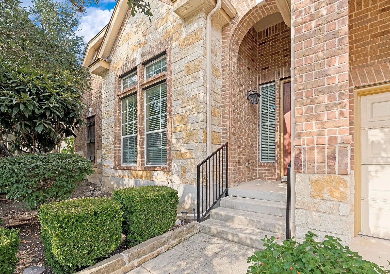 Vallitas @ Cibolo Canyon — Photo 2