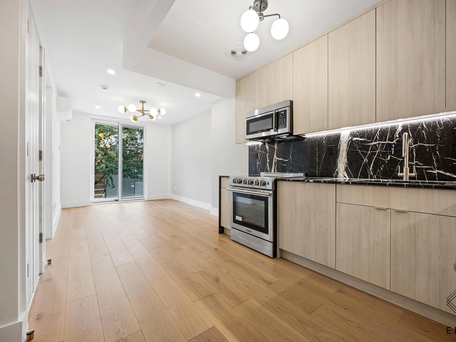 1811 Menahan Street — Photo 1