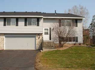 2827 Wimbledon Rdg, Woodbury, MN 55125