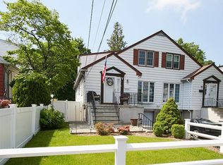 30 Ronalds Ave, New Rochelle, NY 10801