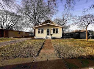 1451 Jefferson St, Carlyle, IL
