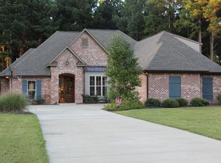 220 Bellechase Dr, Clinton, MS 39056
