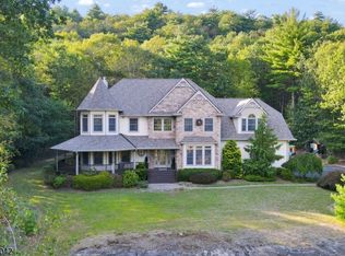 47 Christine Ct, West Milford, NJ 07480