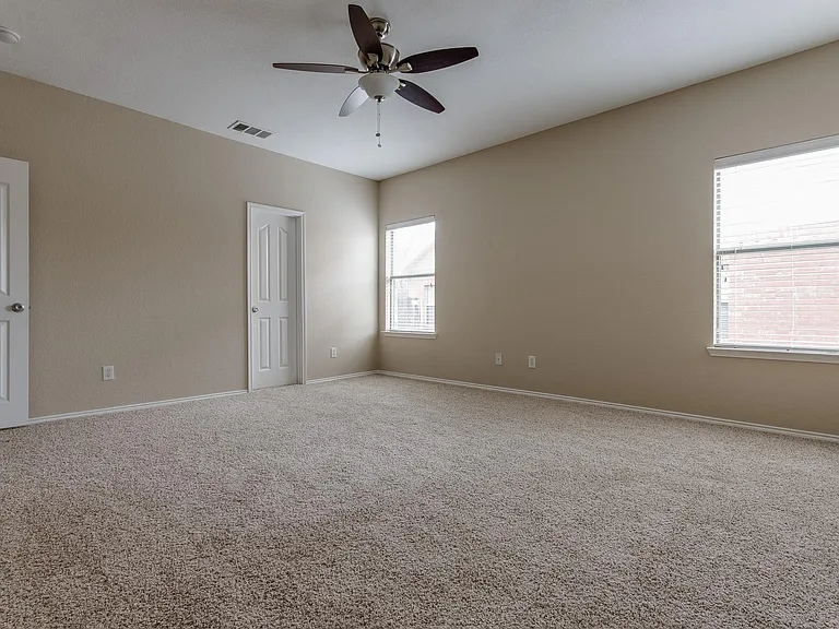 249 Niagara Falls Dr — Photo 34