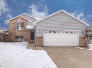 4384 Hickory View Ct, Wayland, MI 49348