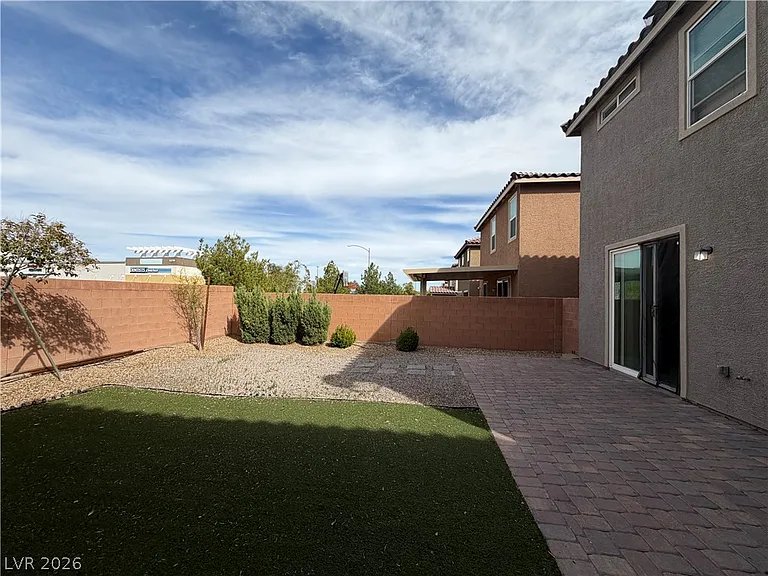 9386 Barcolobo Ave — Photo 33