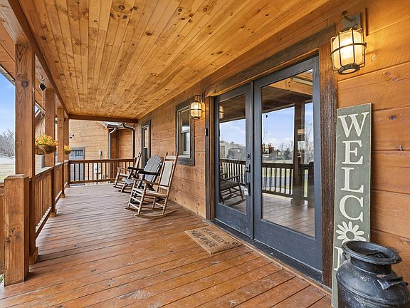 3rd image of 530 Parkway Rd