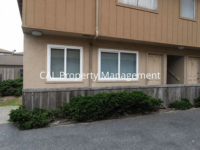 3050 Sunset Ave #5 — Photo 4