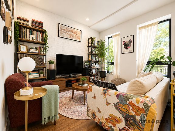 3rd image of 619 Park Pl #4R