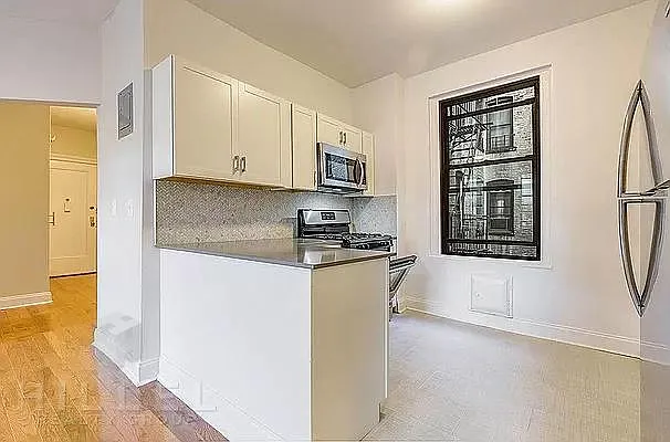 Rented by Hillel Realty Group | media 22