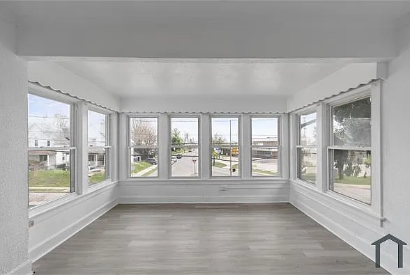 2 bed, 1048 sqft, $950 — Photo 3