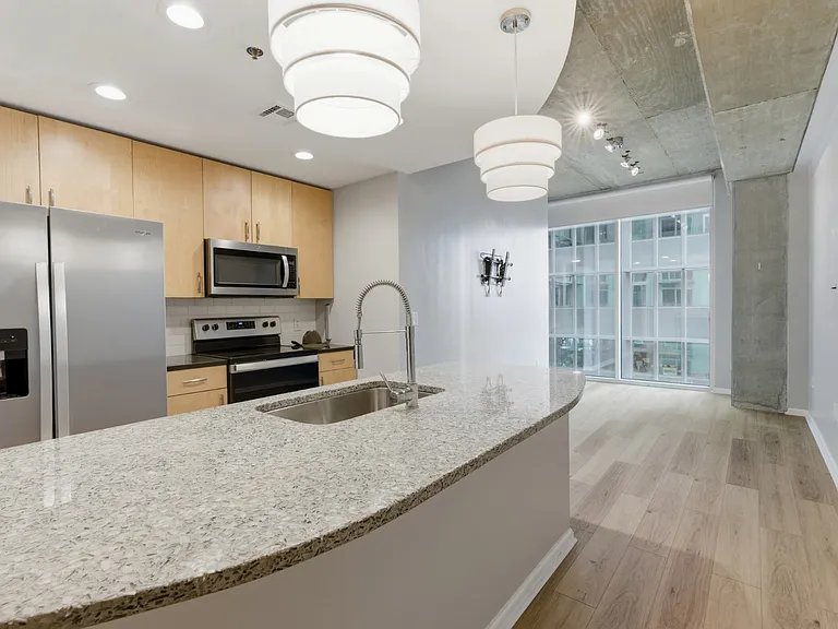 415 Church St #2409 — Photo 5
