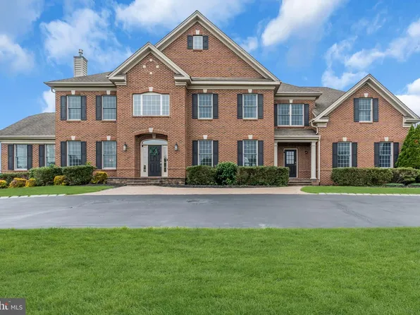 4 Ridgeview Way, Allentown, NJ 08501