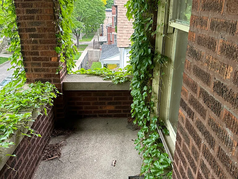 6115 N Hermitage Ave #1 — Photo 2