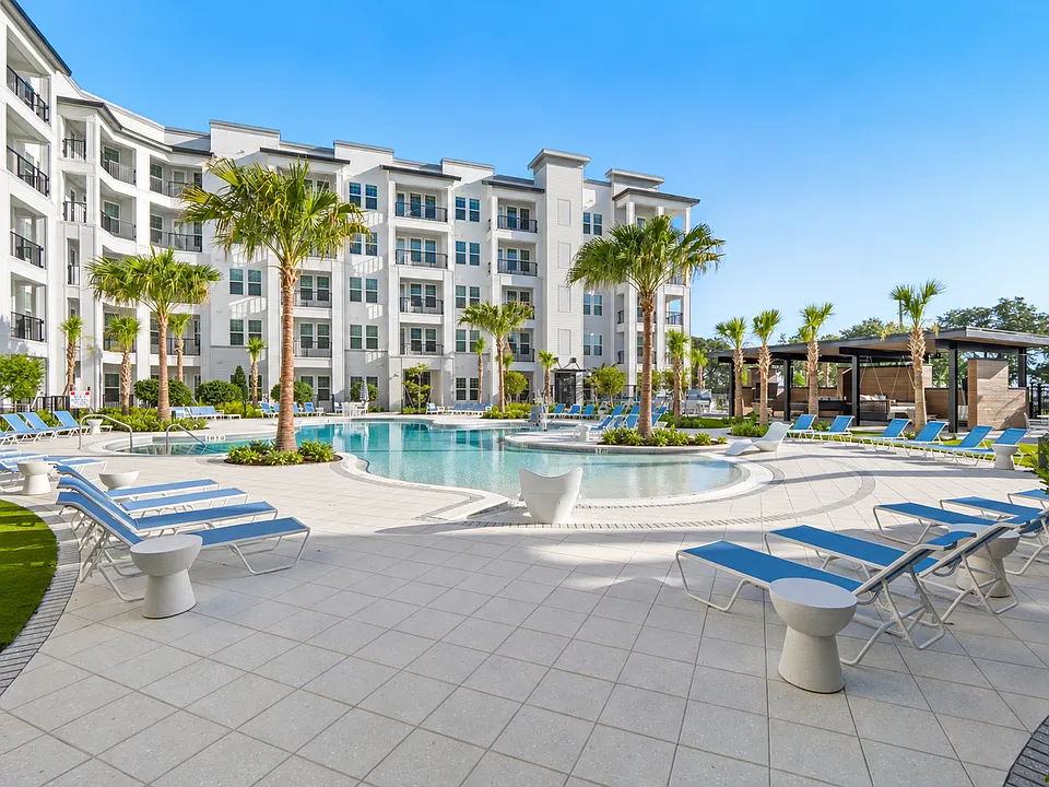 Tides at Palm Bay