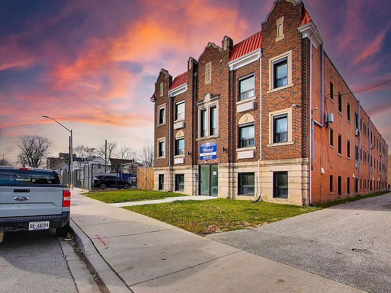 444 Park St W #210 — Photo 9