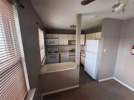 2 bed, 1100 sqft, $1,850 — Photo 3