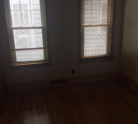4th image of 307 Bedford Ave #1