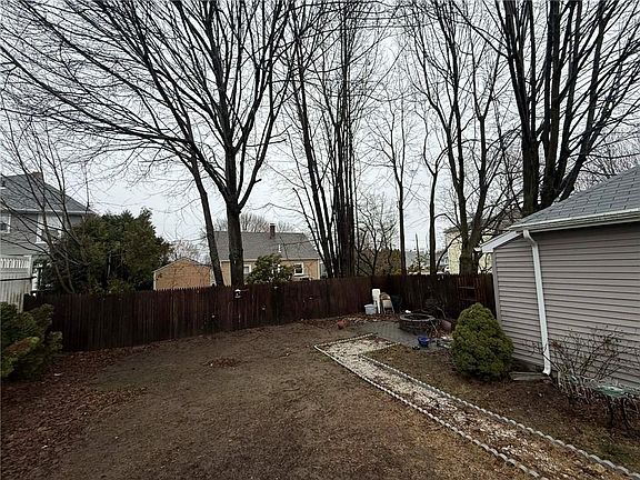 4th image of 136 Hemond Ave