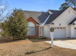 101 Fairwoods Ct, Dunn, NC 28334