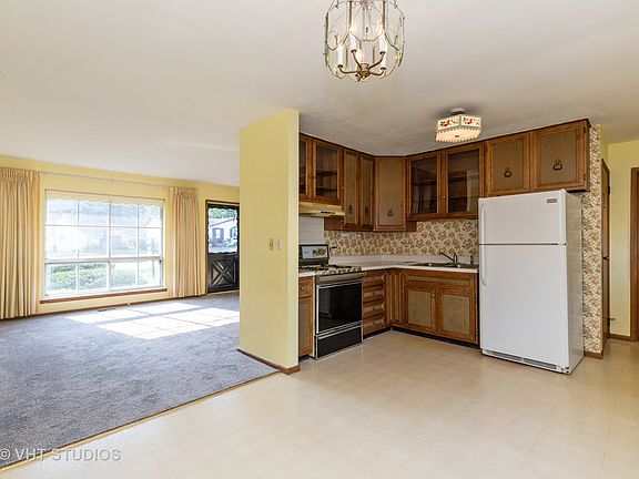 3rd image of 349 Cedarwood Ln