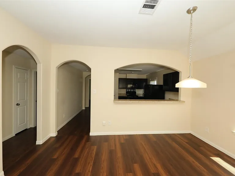 21430 Palma Grv — Photo 8