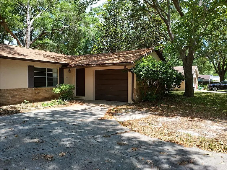 1209 SW 80th Dr — Photo 1