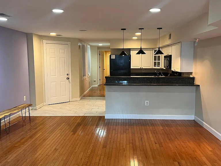 1459 Girard St NW #1 — Photo 6