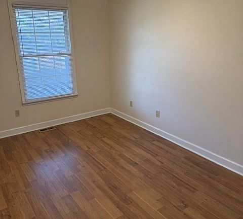 3rd image of 678 Ben Ali Dr APT G