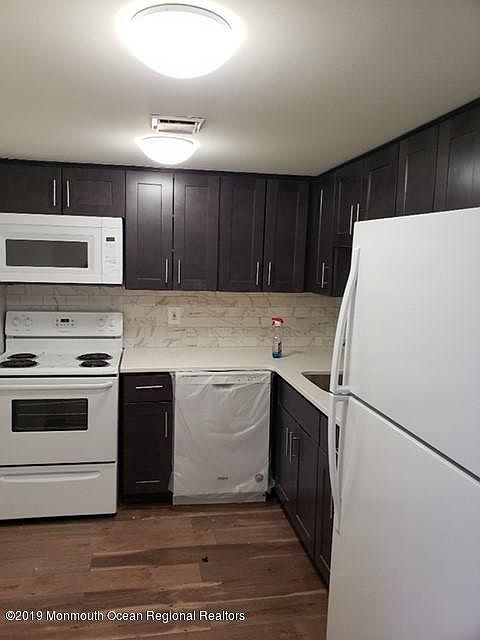 1st image of 5 Greenwood Dr