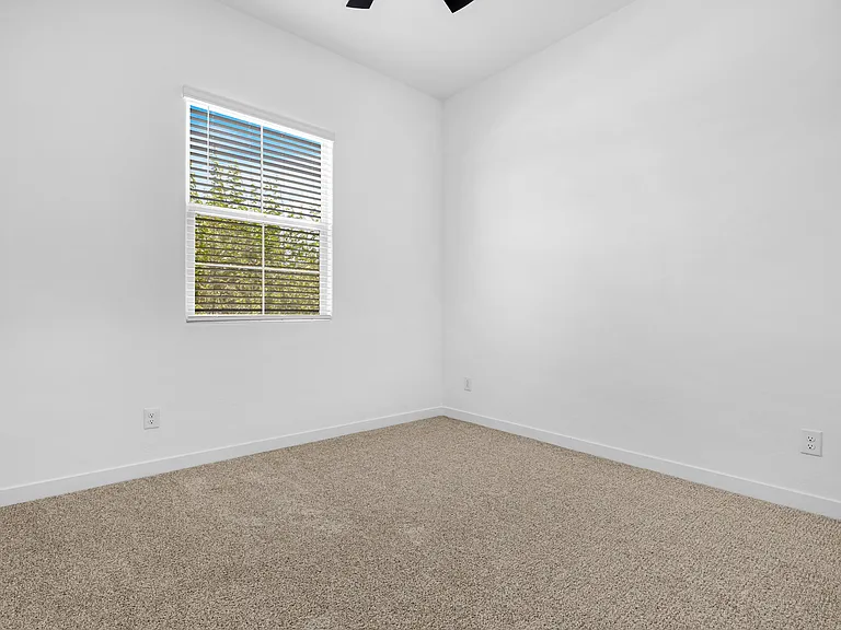 20132 W Catalina Dr — Photo 25