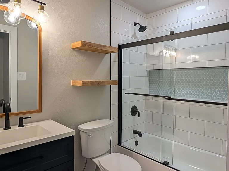 2nd Bathroom