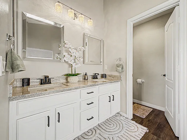 10202 E Juanita Ave — Photo 16