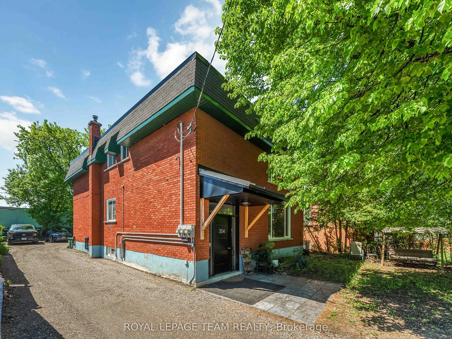 3 bed, $2,500 — Photo 1