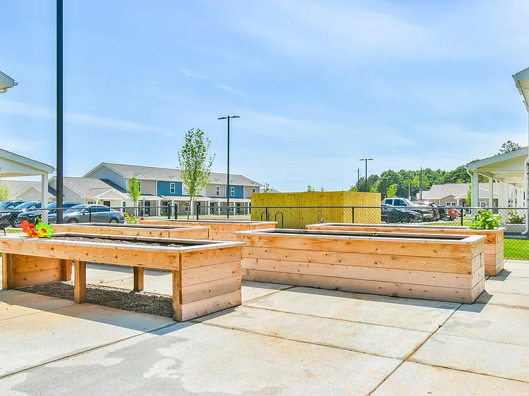 Carmichael Commons — Photo 86