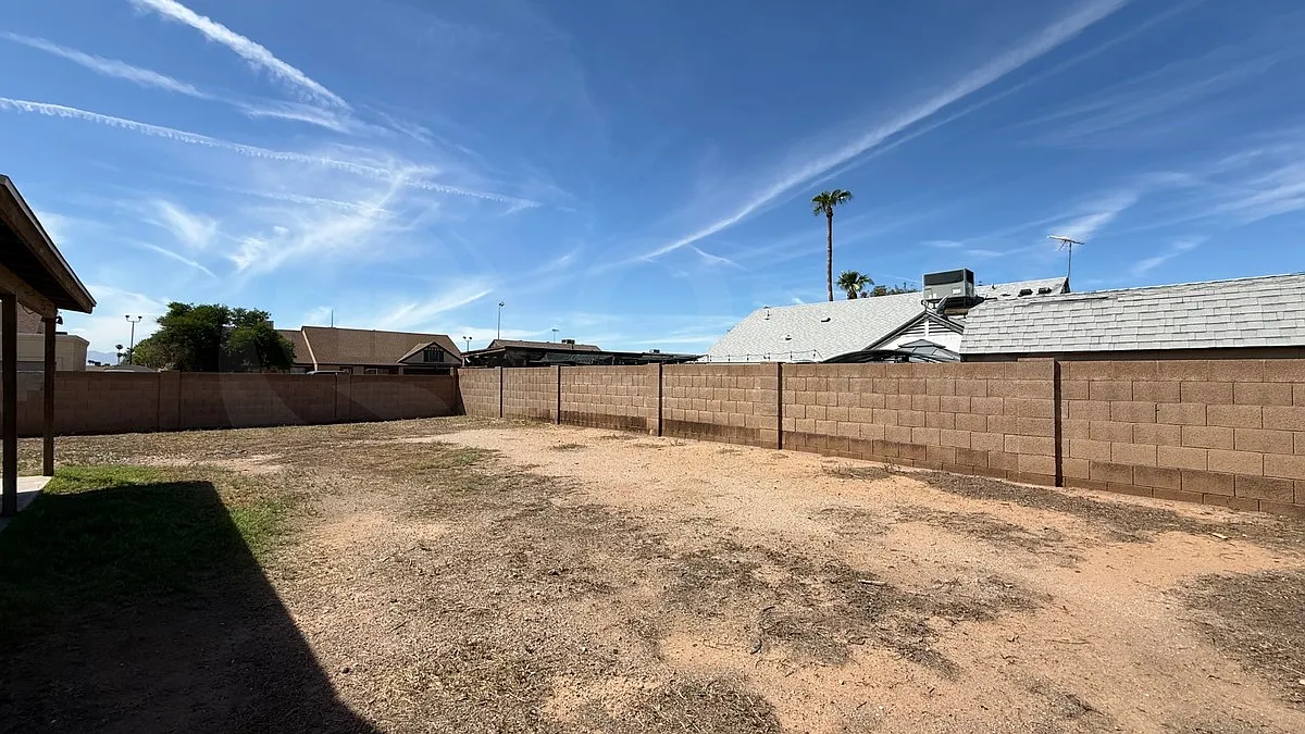 3 bed, 2.0 bath, 1380 sqft, $1,845 — Photo 4