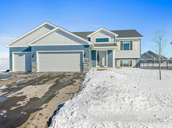 2501 Pioneer Trl, Buffalo, MN 55313