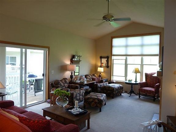 3rd image of 5674 Wilshire Dr #5674