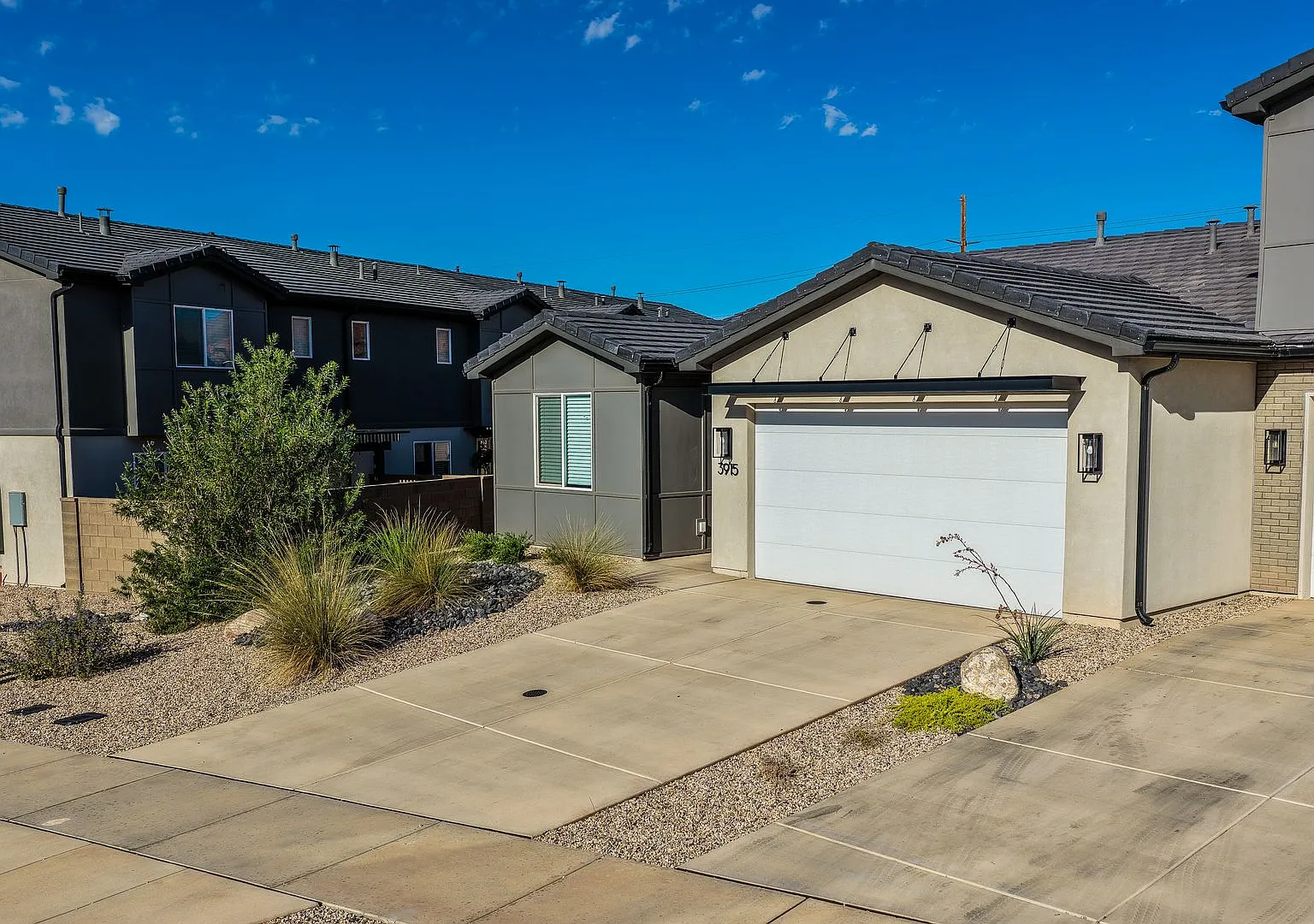 3 Bed, 2 Bath, 2 Car Garage single level — Photo 3